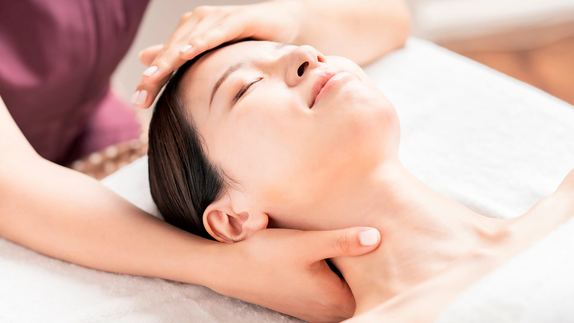 美を知り尽くした大人の女性へ。
極上の若返りケア